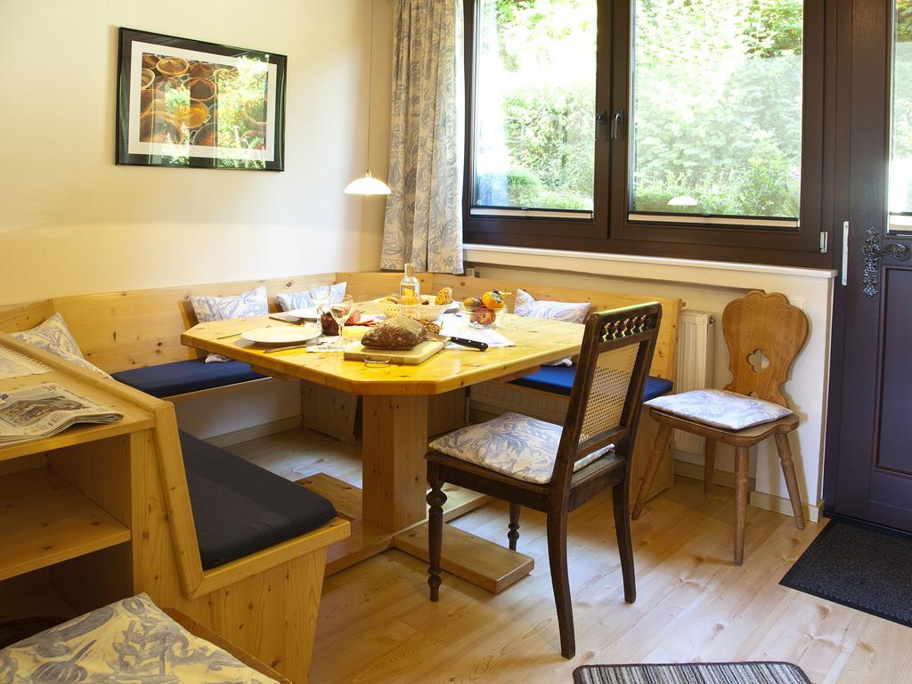 Cafe Alt Willingen Apartment Стая снимка