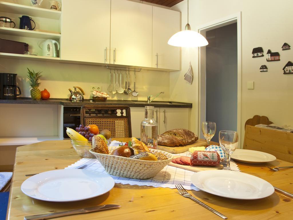 Cafe Alt Willingen Apartment Стая снимка